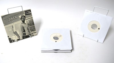 Lot 335 - Mixed Britpop and 90's indie rock jukebox singles
