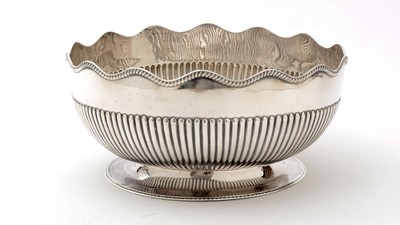 Lot 101 - A late Victorian silver rose bowl