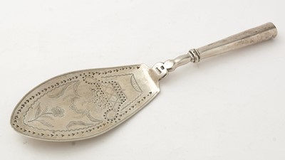 Lot 142 - A Maltese silver fish serving slice