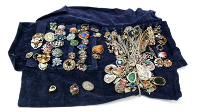 Lot 176 - Scottish type design costume jewellery