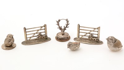 Lot 296 - A pair of Edwardian silver menu card holders