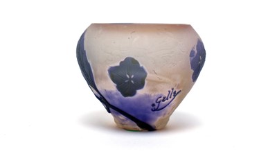 Lot 956 - Galle vase cameo glass