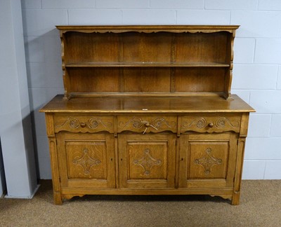 Lot 35 - A 20th Century oak sideboard/dresser