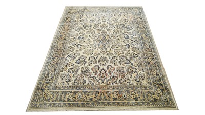 Lot 76 - A Sarough rug