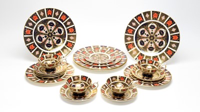 Lot 908 - Royal Crown Derby part cigar pattern service