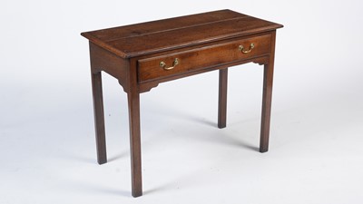 Lot 1359 - A George III oak side table