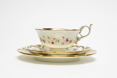 Lot 907 - A Coalport Bone China part tea service