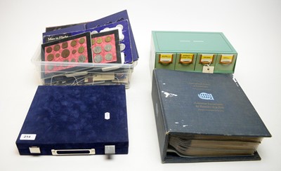 Lot 214 - A collection of coins and coin sets