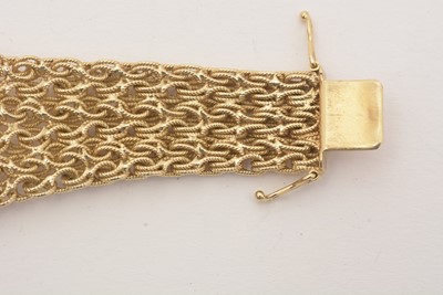 Lot 561 - Corum: an 18ct yellow gold cased manual-wind dress watch