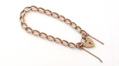 Lot 182 - A 9ct yellow gold curb link pattern bracelet