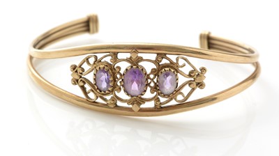 Lot 196 - An amethyst and 9ct yellow gold cuff bracelet