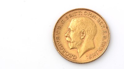 Lot 197 - A George V gold half sovereign