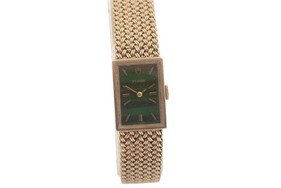 Lot 569 - Tudor: a lady's 9ct yellow gold quartz cocktail watch