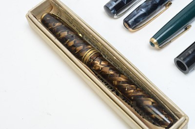 Lot 140 - A selection of fountain pens