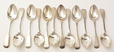 Lot 173 - A set of twelve Scottish silver tablespoons, by Alexander Henderson