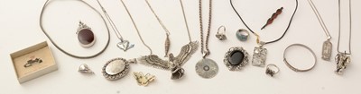 Lot 178 - A selection of silver and other jewellery