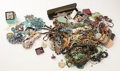 Lot 181 - A large quantity of costume jewellery