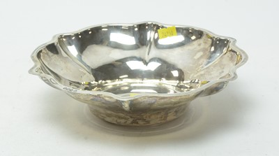Lot 189 - An early 20th Century silver bowl