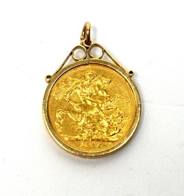Lot 82 - A Victorian gold sovereign dated 1879