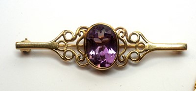 Lot 93 - A selection of three gold brooches