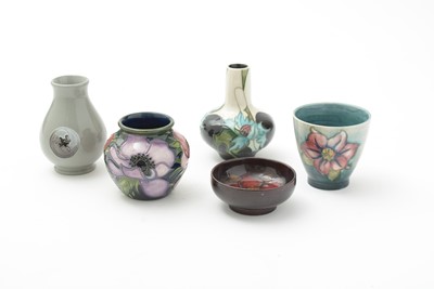 Lot 114 - Five small Moorcroft pieces.