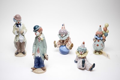 Lot 259 - A collection of Lladro figures of clowns