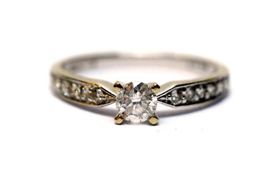 Lot 78 - A diamond ring