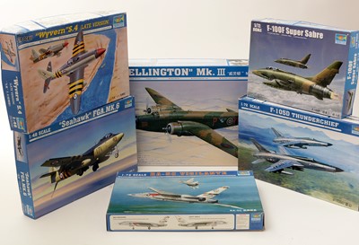 Lot 209 - Eight Trumpeter model constructor kits