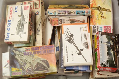 Lot 258 - A collection of model constructor kits