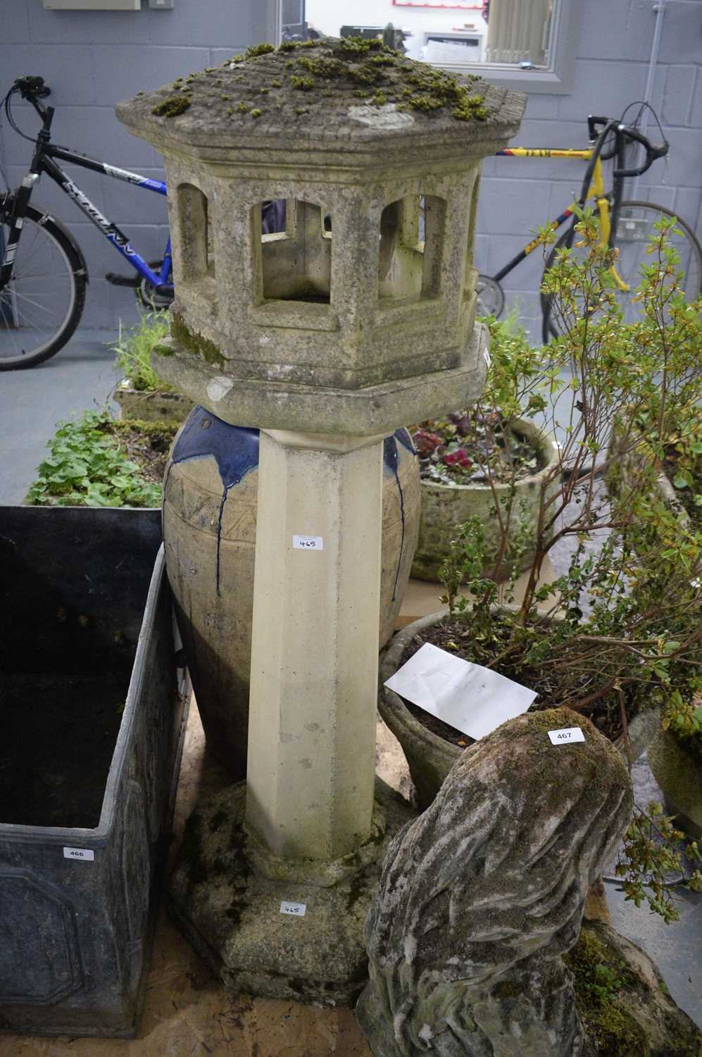 Lot 465 - A stone composite garden bird house
