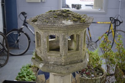 Lot 465 - A stone composite garden bird house
