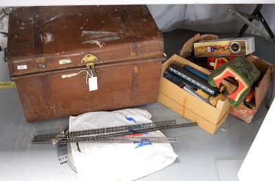 Lot 332 - A collection of Hornby Railways model railway items