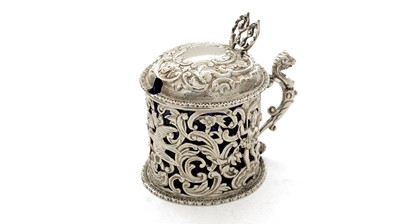 Lot 183 - A late Victorian mustard pot