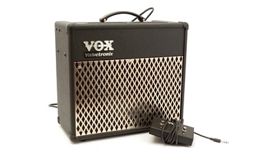 Lot 917 - A Vox Valvetronix AD30VT guitar amplifier