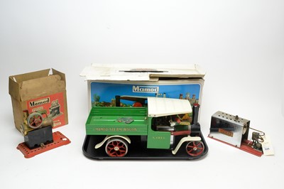 Lot 326 - A Mamod Steam Wagon and other items