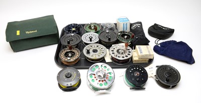 Lot 373 - A collection of fishing reels