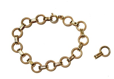 Lot 126 - An 18ct yellow gold bracelet