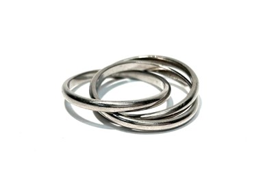Lot 140 - A 18ct white gold Russian style ring