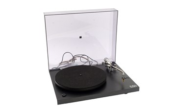 Lot 998 - A Rega Planar 3 turntable