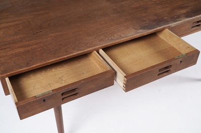 Lot 37 - Nanna Ditzel for Soren Willadsen - Model 93/4: A retro Scandinavian teak desk