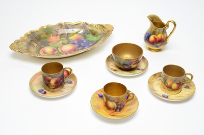 Lot 910 - Collection of fruit painted Worcester