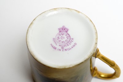 Lot 910 - Collection of fruit painted Worcester