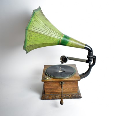 Lot 316 - A vintage record player