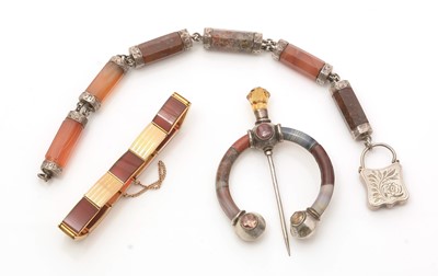Lot 751 - Scottish interest agate stone set jewellery