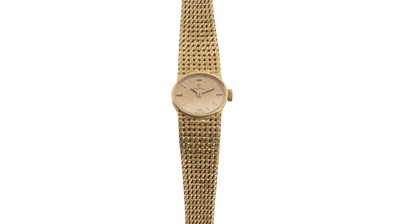 Lot 532 - Omega: an 18ct yellow gold cased manual wind lady's cocktail watch