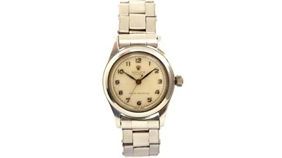 Lot 531 - Rolex Oyster: a steel cased manual-wind wristwatch