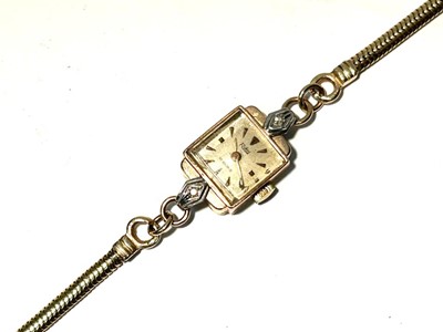 Lot 169 - A gold watch