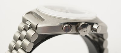 Lot 554 - Omega Seamaster: a steel cased manual-wind chronograph wristwatch