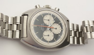 Lot 554 - Omega Seamaster: a steel cased manual-wind chronograph wristwatch