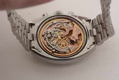 Lot 554 - Omega Seamaster: a steel cased manual-wind chronograph wristwatch